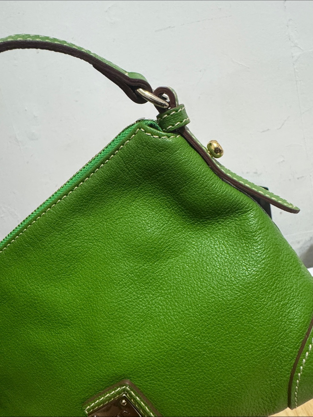 Dooney & Bourke Green Leather Shoulder Bag - Picture 4 of 17